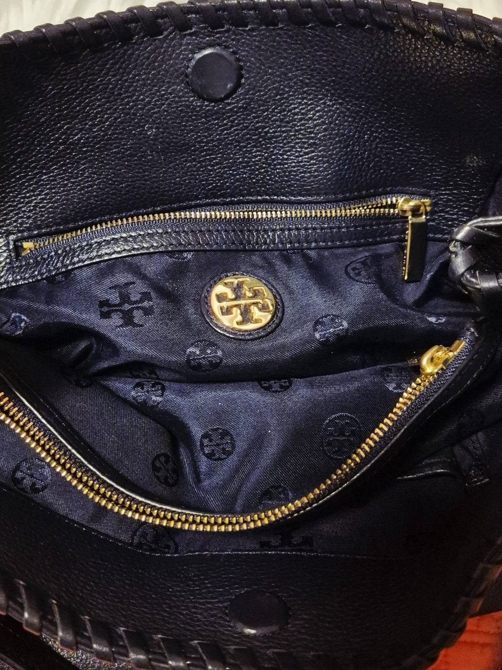 Tory Burch Nave Blue Pebbled Leather Shoulder Bag with Gold Chain Straps - Picture 3 of 15